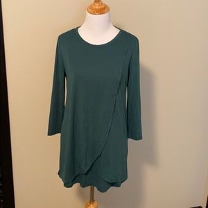 Comfortable and slimming nursing top